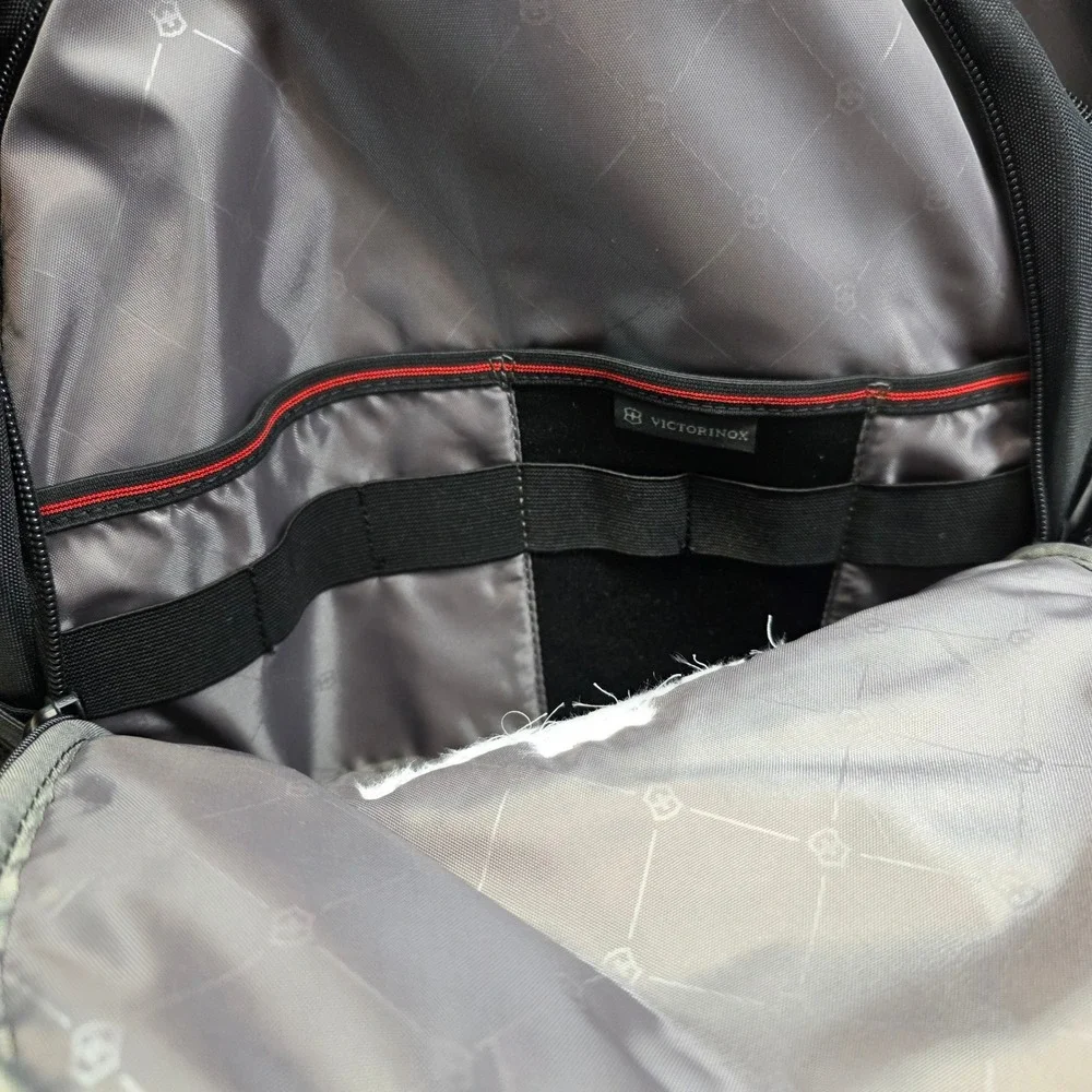 Victorinox Journey 2.0 Universal Backpack 16